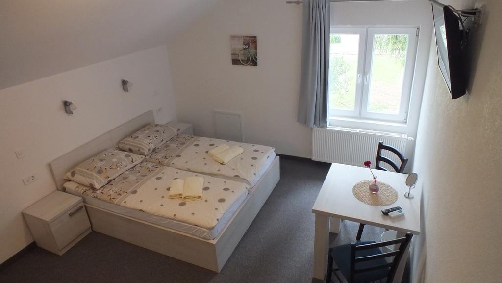 Guest House Ema Grabovac  Bagian luar foto